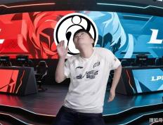 LPL最强全华班慘(cǎn)遭零封！國(guó)一AD沦为突破口，連(lián)续2場(chǎng)被(bèi)对位MVP