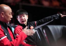 孫(sūn)颖莎萌态十足(zú)！与肖战并肩复盘比(bǐ)赛，表情丰富俘获众人心