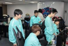 德杯八强名單(dān)出炉！银河战舰竟(jìng)被淘汰，LPL新賽(sài)季格(gé)局大变天？