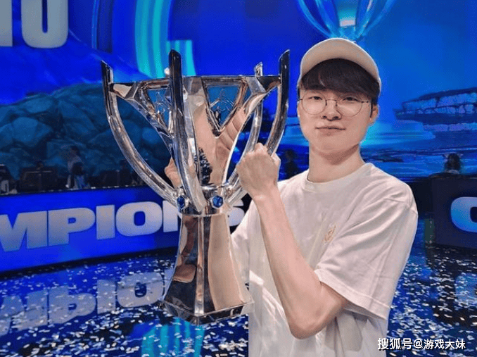 LOL官(guān)方再次(cì)发文强调，faker就(jiù)是传奇选手，地位无人能撼动