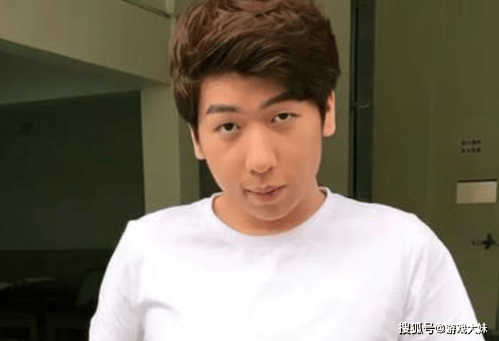 炫神因骂theshy被处罚，如(rú)今认怂，公开道(dào)歉希望拿(ná)回二(èr)路(lù)解(jiě)說(shuō)权