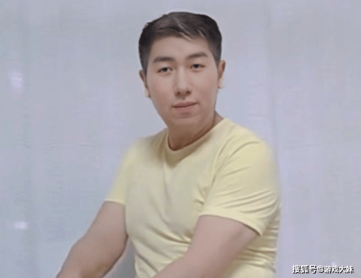 炫神因骂theshy被处罚，如(rú)今认怂，公开道(dào)歉希望拿(ná)回二(èr)路(lù)解(jiě)說(shuō)权