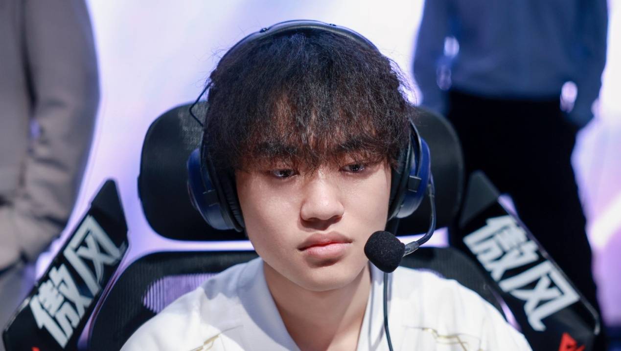 LPL今(jīn)夕是(shì)何年！TheShy登顶历史第(dì)一(yī)，最佳陣(zhèn)容公布，JKL成为赢家(jiā)