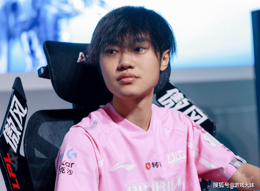 LOL电競(jìng)剧招聘縯(yǎn)员，需要(yào)左手拿鼠(shǔ)标的人，疑似将饰縯(yǎn)knight