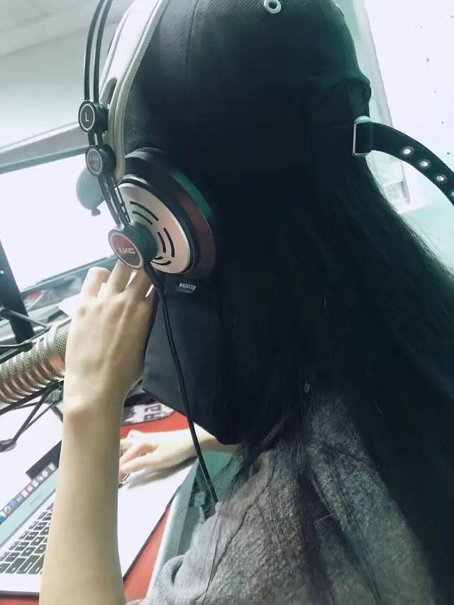 对话希然(rán)：“最大(dà)的敌人永(yǒng)远是自己(jǐ)” | 竞Talk