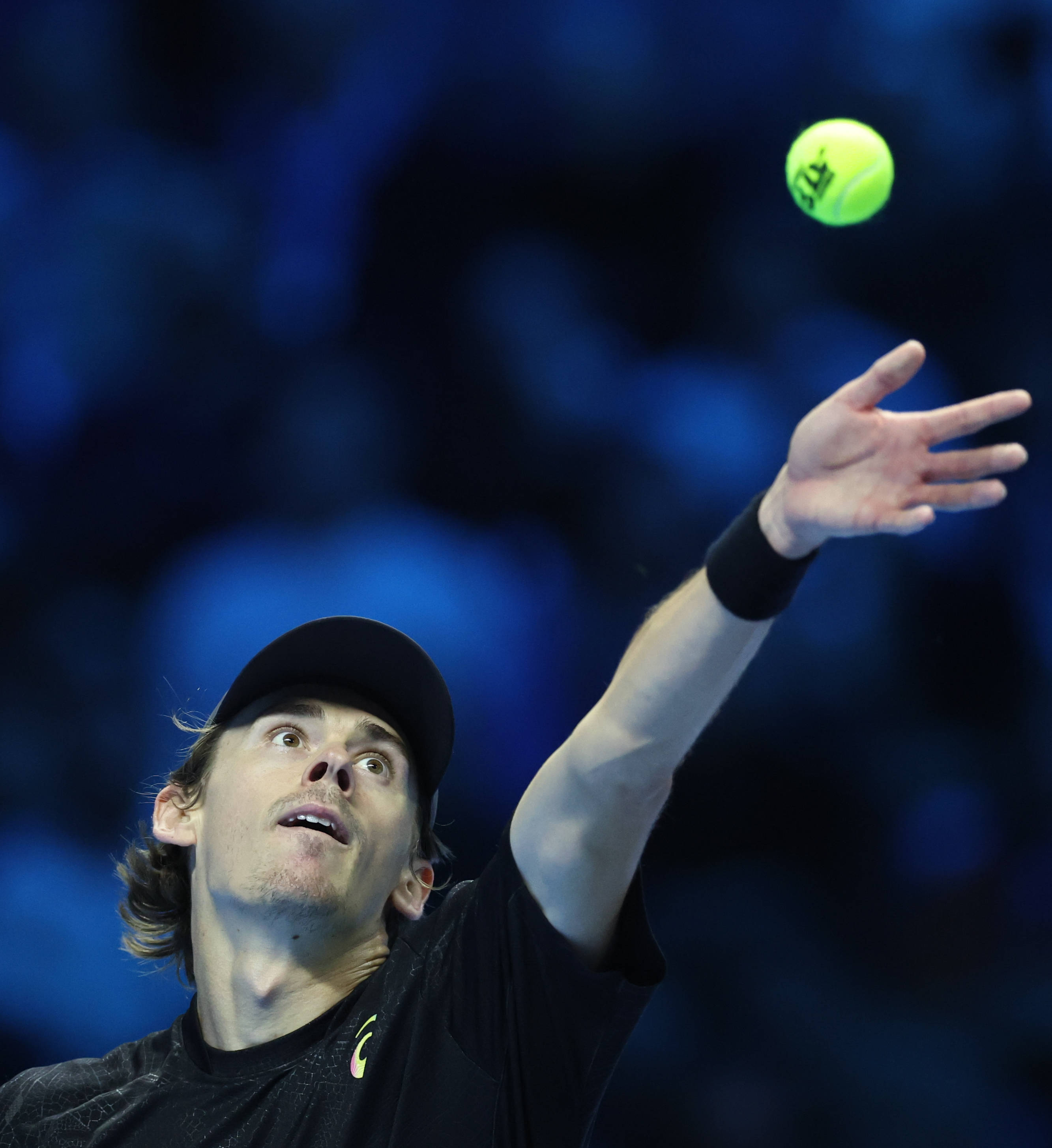 （体育）网球——ATP年終(zhōng)总决赛半决赛：辛纳胜德米纳尔