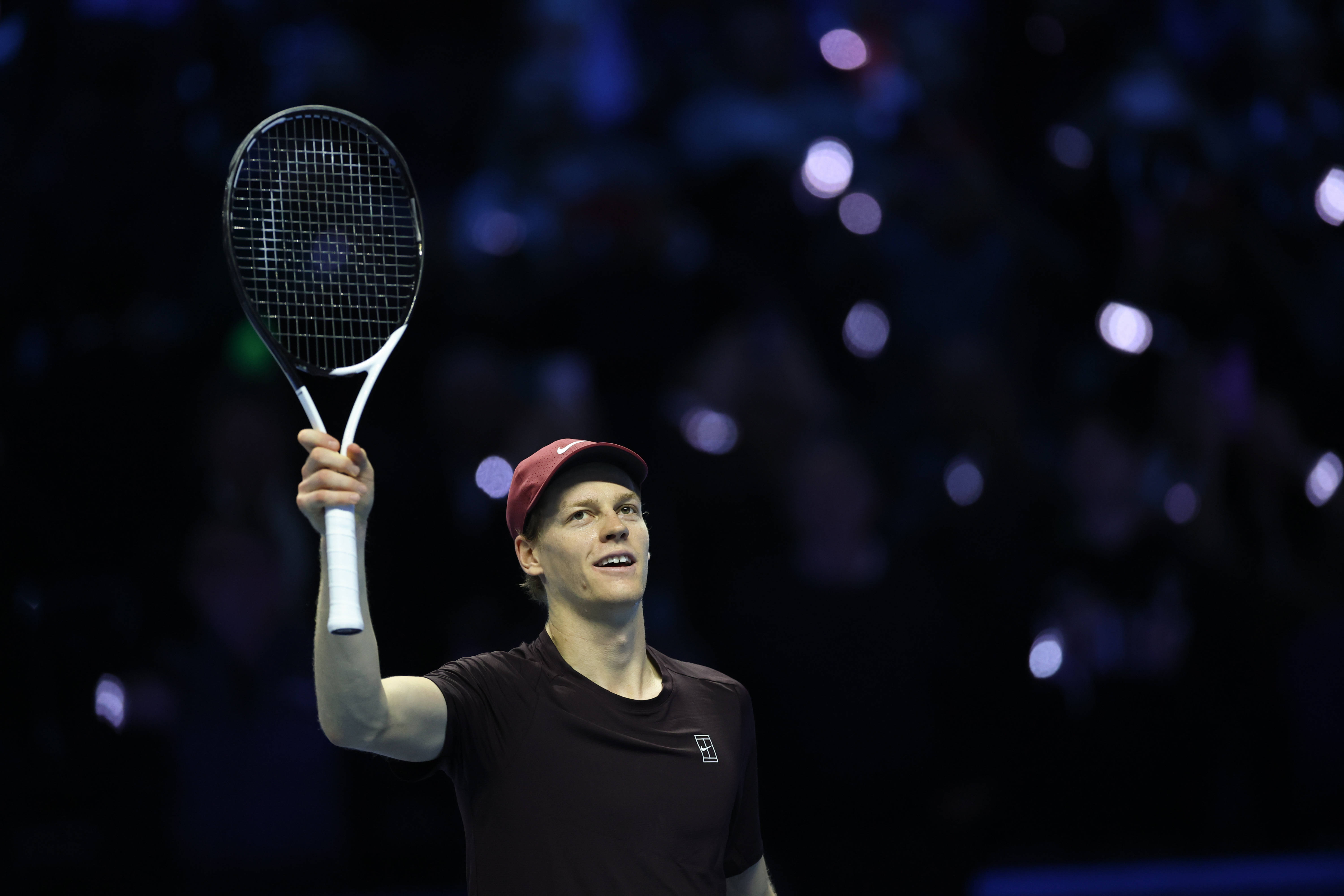 （体育）网球——ATP年終(zhōng)总决赛半决赛：辛纳胜德米纳尔