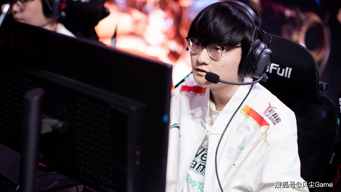 LPL转会期改(gǎi)革(gé)失(shī)败！6位(wèi)一线选手休息，仅有3人参加竞拍