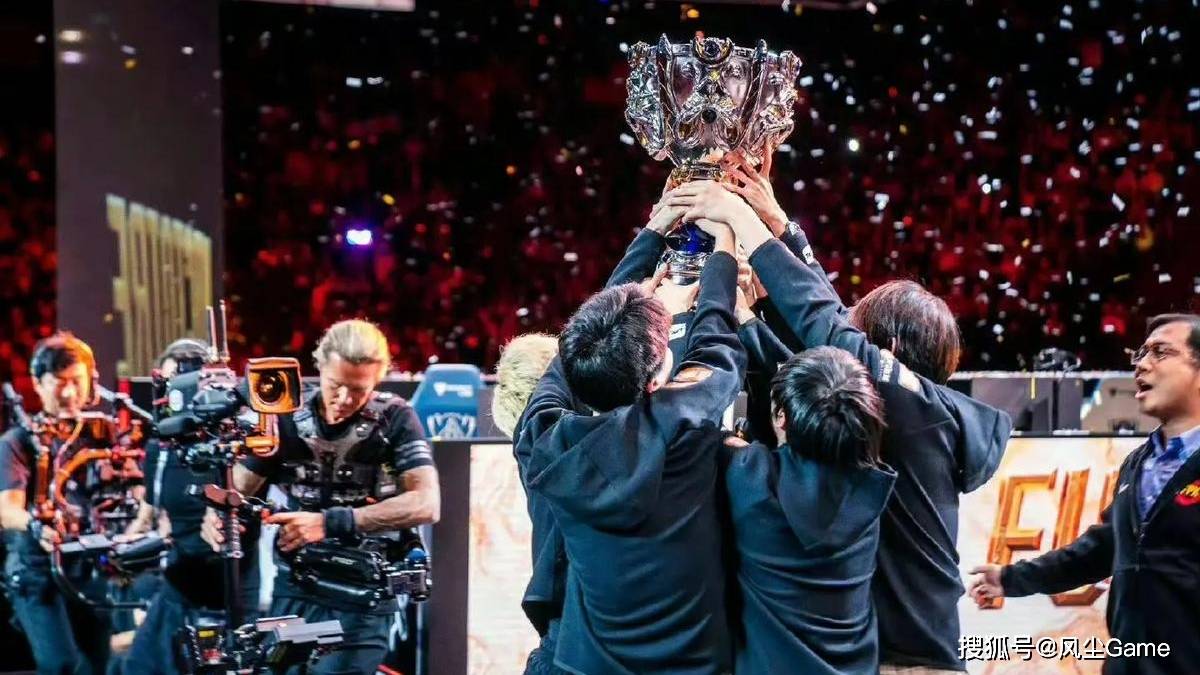 LPL转会期改(gǎi)革(gé)失(shī)败！6位(wèi)一线选手休息，仅有3人参加竞拍