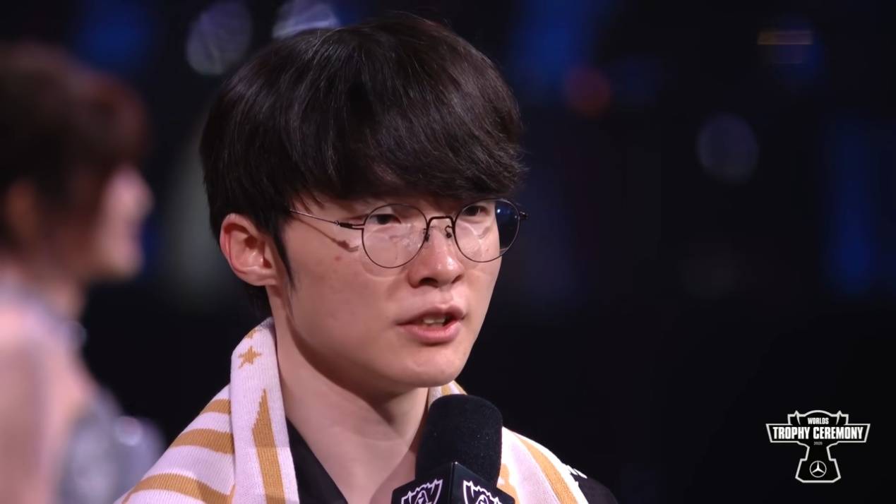 LOL迎(yíng)来重大爆料(liào)！拳(quán)头官方(fāng)透(tòu)露，LCK明(míng)年的比(bǐ)赛，教练或参与指挥