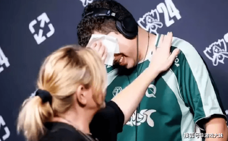 LOL選(xuǎn)手吐槽女性生(shēng)理期，镜头被全部剪掉，如(rú)今战队宣布将他(tā)开除