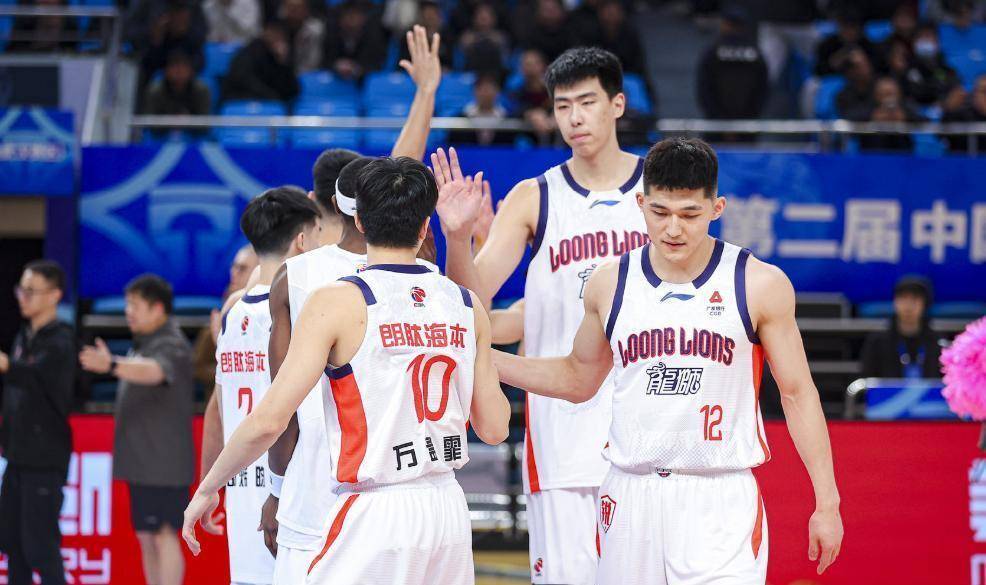 72%三分命中(zhōng)率带飞山东！第(dì)一档五队出爐(lú)，北京豪華(huá)阵容被外援(yuán)拖垮