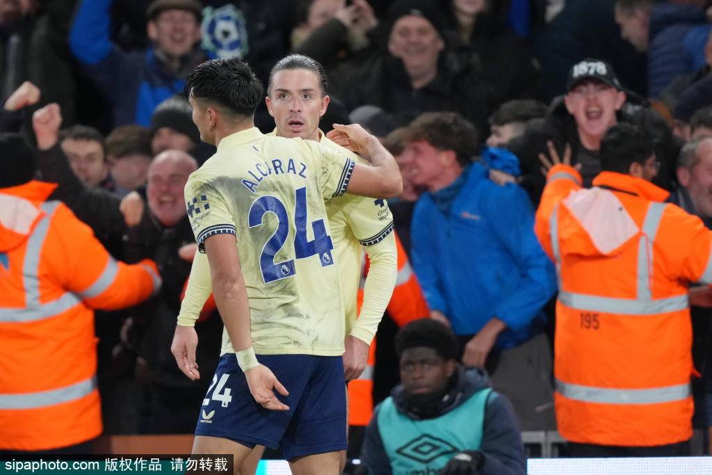 曼联计划在(zài)1月(yuè)转會(huì)期(qī)突袭安托(tuō)万·塞梅尼奥，阿莫(mò)林(lín)暗示未来佈(bù)局