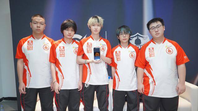 AG王(wáng)朝真的影響(xiǎng)转会期？狼(láng)队成唯(wéi)一(yī)大户，DRG让粉丝失望