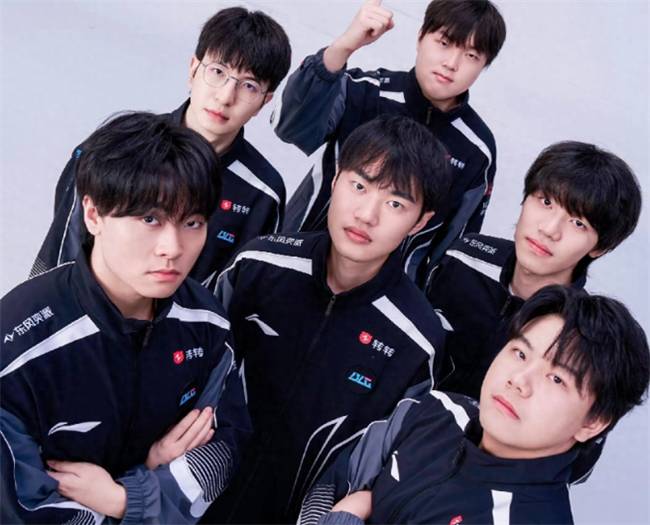 【一竞技(jì)1JingJi】LOL：LPL國(guó)产最强教練(liàn)回歸(guī) Uzi疑似進(jìn)行複(fù)出训練(liàn)！